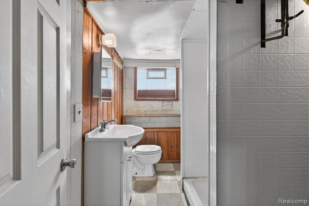 1070 1st Street, Wyandotte, MI 48192 — Photo 28