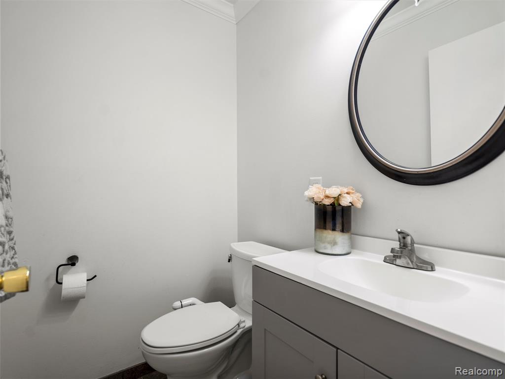 44364 Highgate Drive, Clinton Twp, MI 48038 — Photo 18