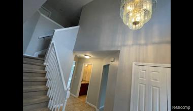 7411 MEADOWCREST, Orchard Lake Village, MI 48324 — Photo 20