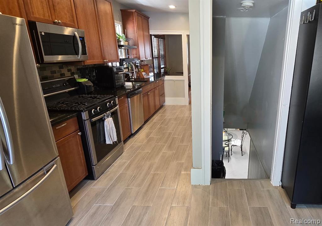 22911 Maple Avenue, Farmington, MI 48336 — Photo 17