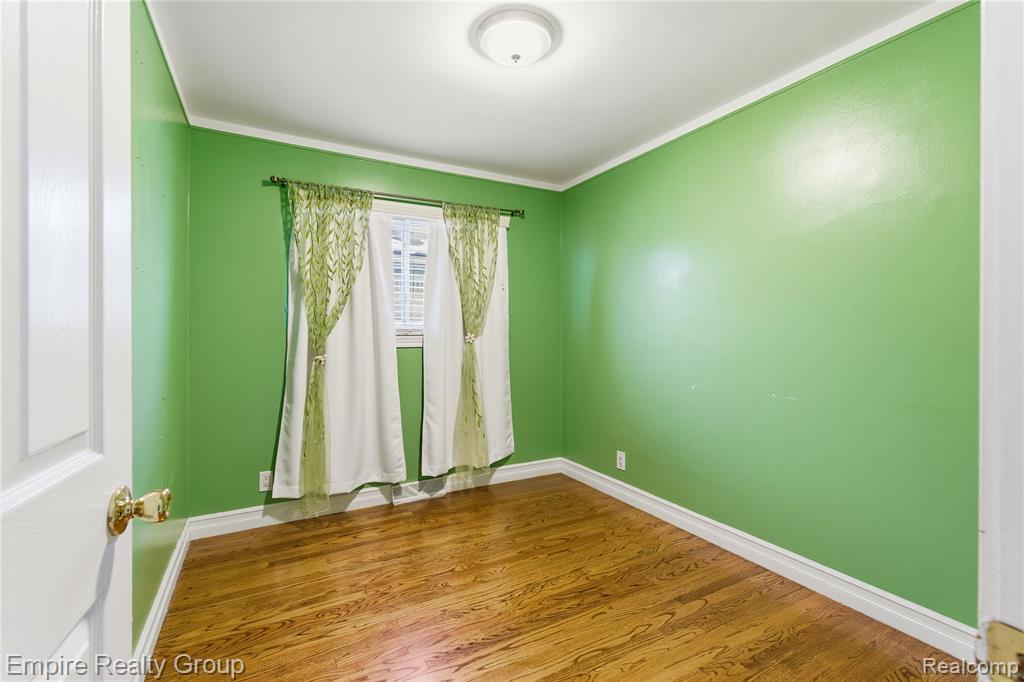 6545 Robindale Avenue, Dearborn Heights, MI 48127 — Photo 10