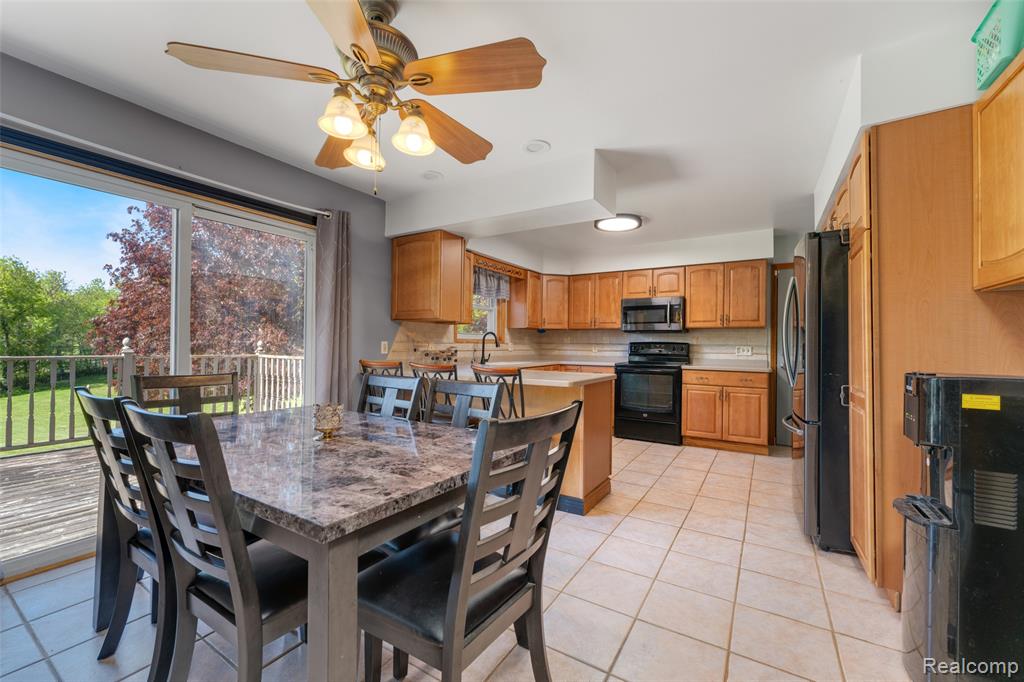 6879 Crofoot Road, Howell, MI 48843 — Photo 7