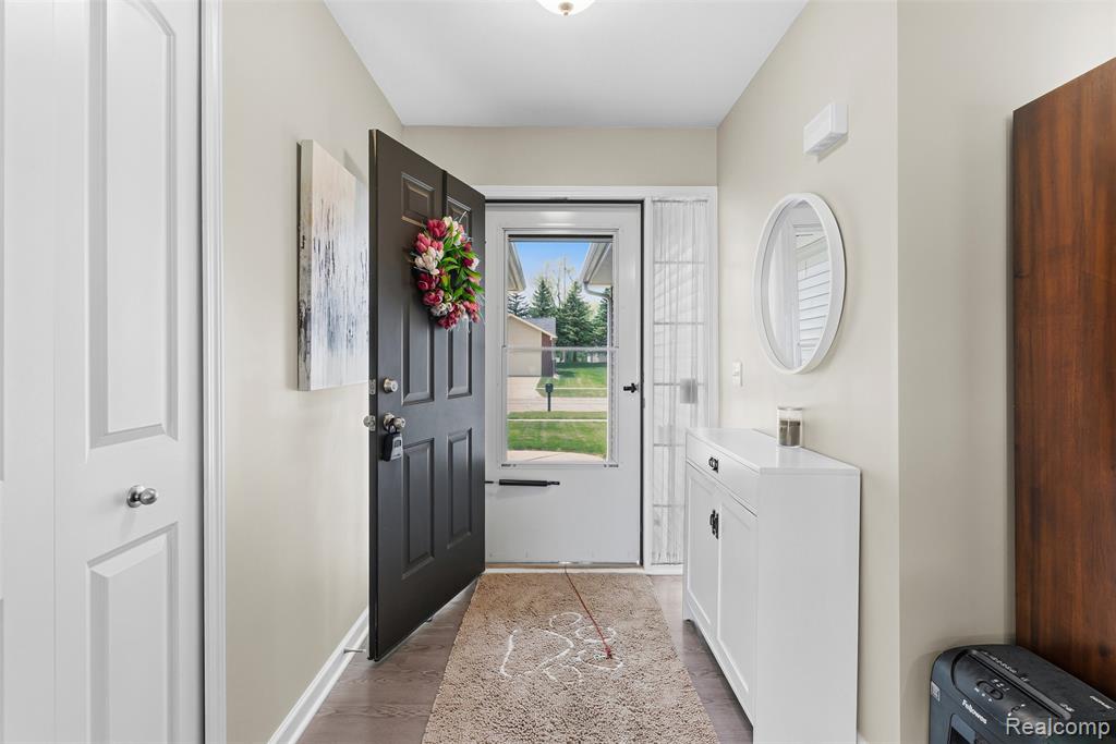 2261 Legacy Drive, Burton, MI 48519 — Photo 5