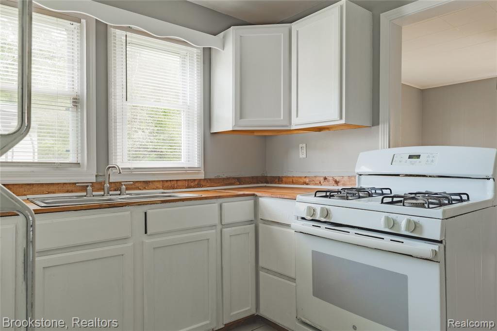 62 Court Street, Pontiac, MI 48342 — Photo 8