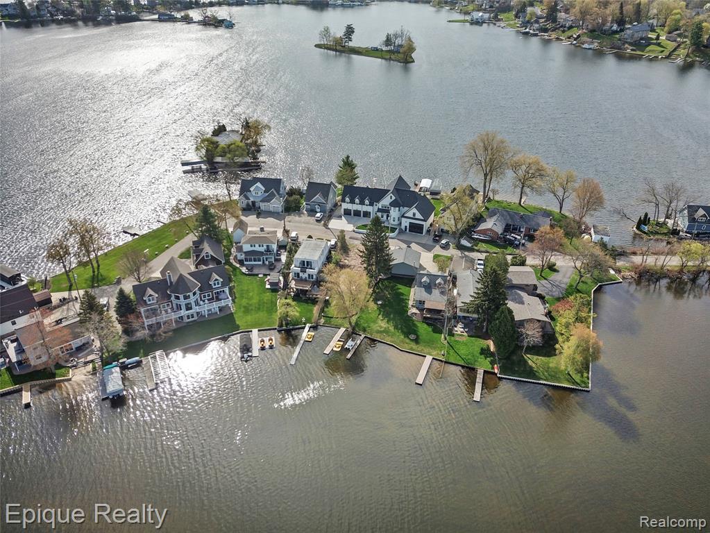 296 Shady Oaks Street, Lake Orion, MI 48362 — Photo 11