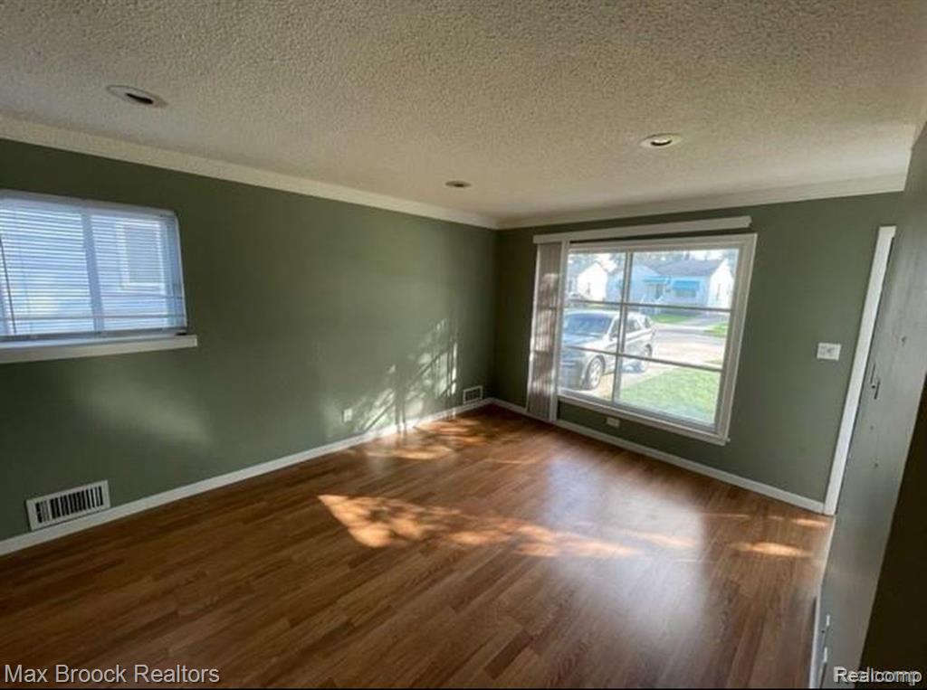 47 E Barrett Avenue, Madison Heights, MI 48071 — Photo 6