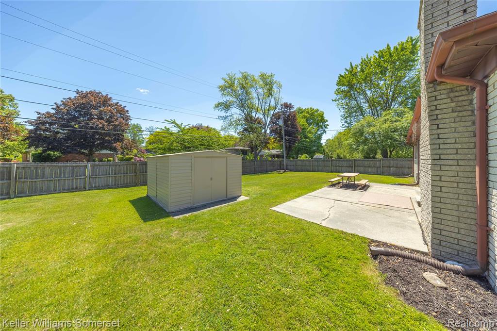 5292 ABINGTON Drive, Troy, MI 48085 — Photo 30