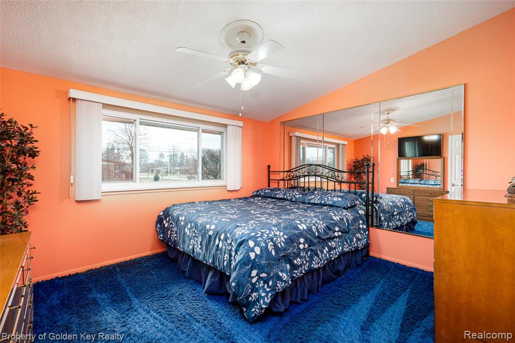 9743 Garden Street, Livonia, MI 48150 — Photo 14