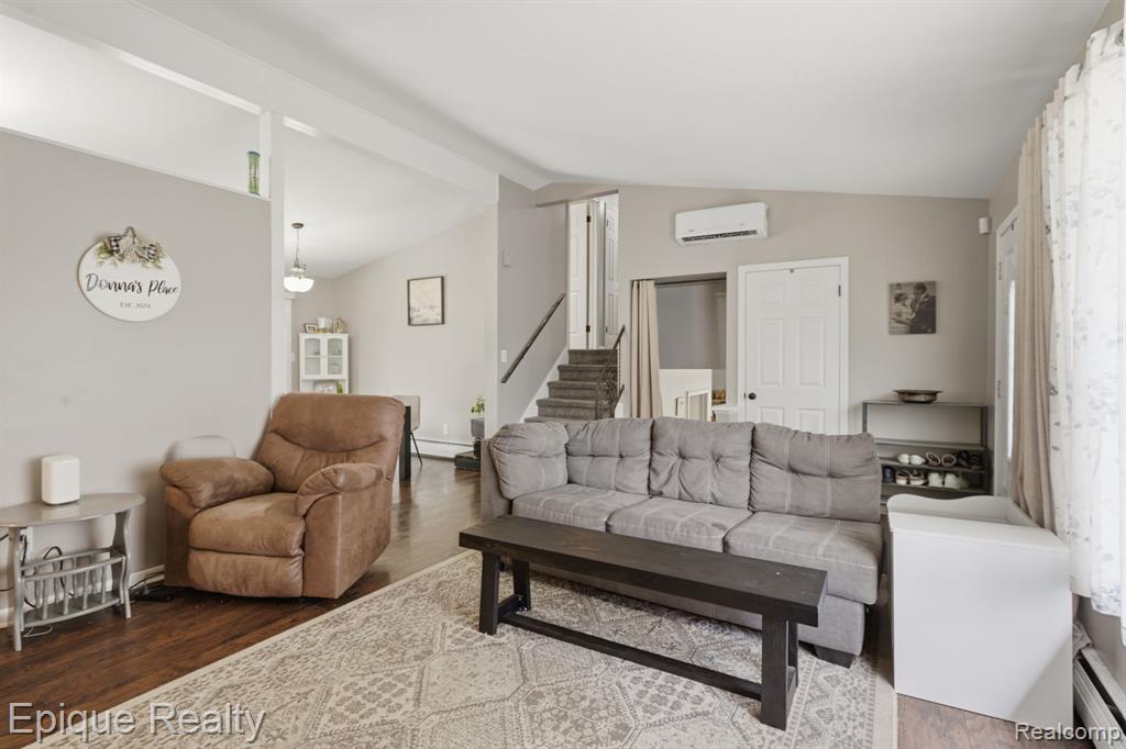 5370 Oaktree Court, Flint, MI 48532 — Photo 7