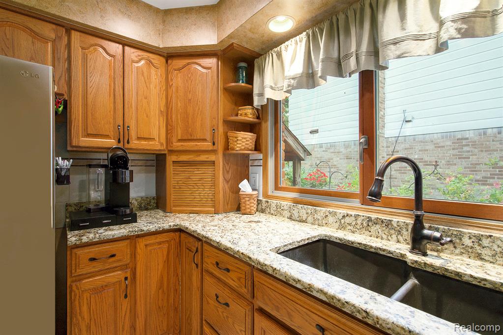 43069 Devon Lane, Canton, MI 48187 — Photo 3