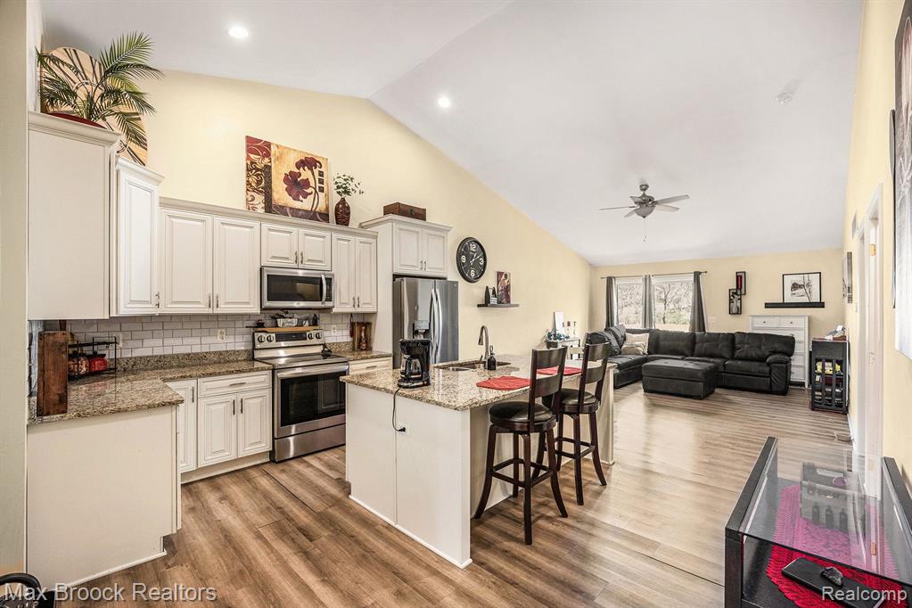 205 JONATHON Drive, Almont, MI 48003 — Photo 7