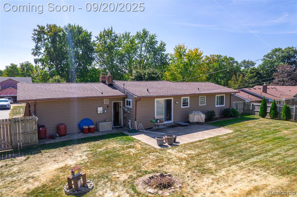 9254 Semindale, Clarkston, MI — Photo 2