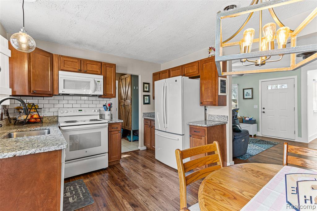 37137 Jefferson Avenue, MI — Photo 22