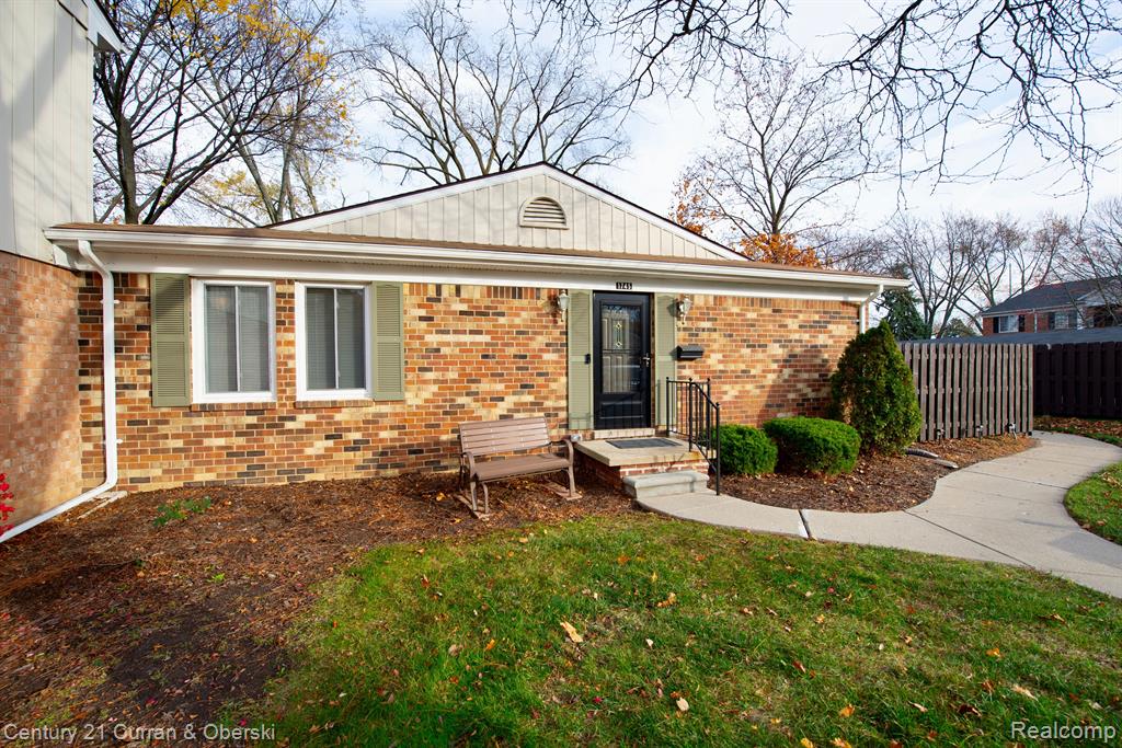 1745 WICKHAM Street, Royal Oak, MI 48073 — Photo 24