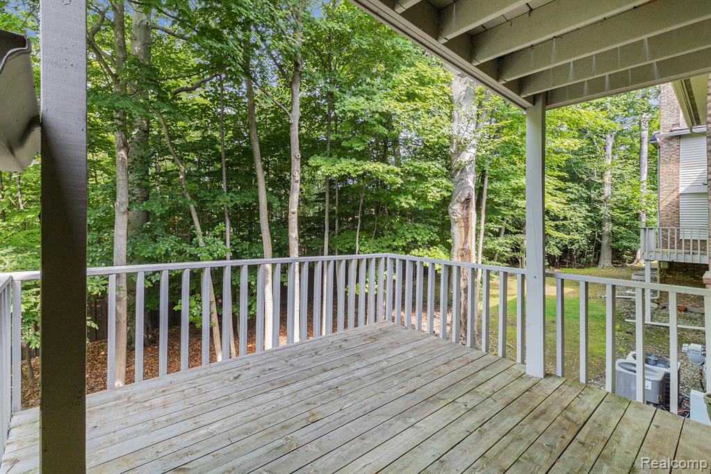 6964 Pebblecreek Woods Drive, West Bloomfield, MI — Photo 7