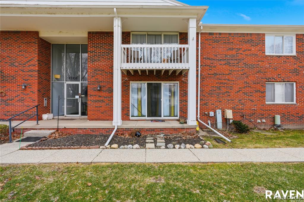 42450 Sheldon Place, 212, Clinton Twp, MI 48038 — Photo 3