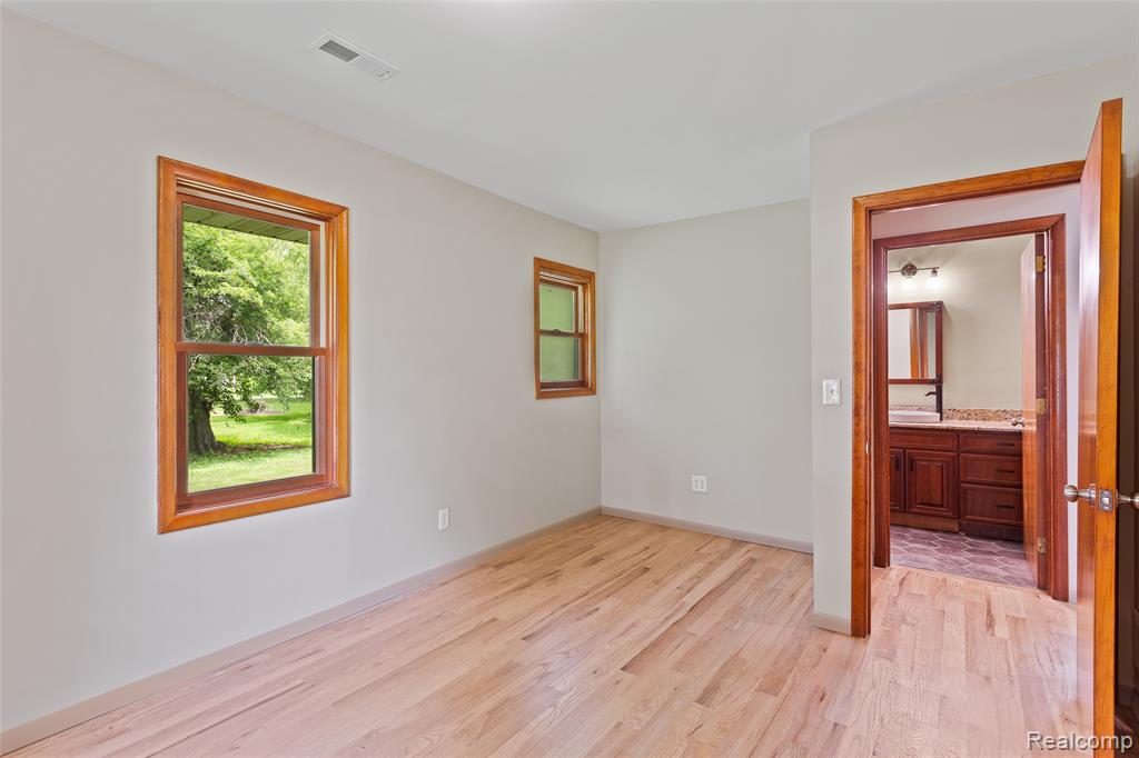 4408 S Lake Drive, Newport, MI 48166 — Photo 14