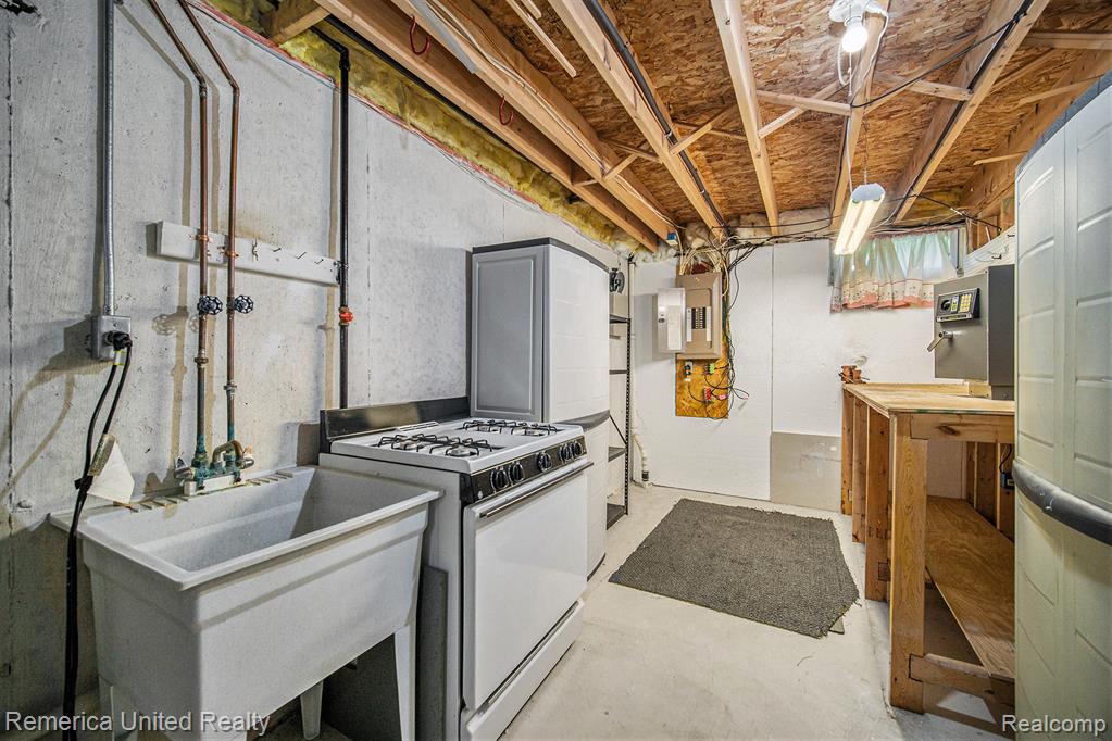 9024 Pine Cove Drive, Whitmore Lake, MI 48189 — Photo 18