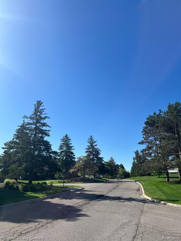 31160 Country Way, Farmington Hills, MI 48331 — Photo 38