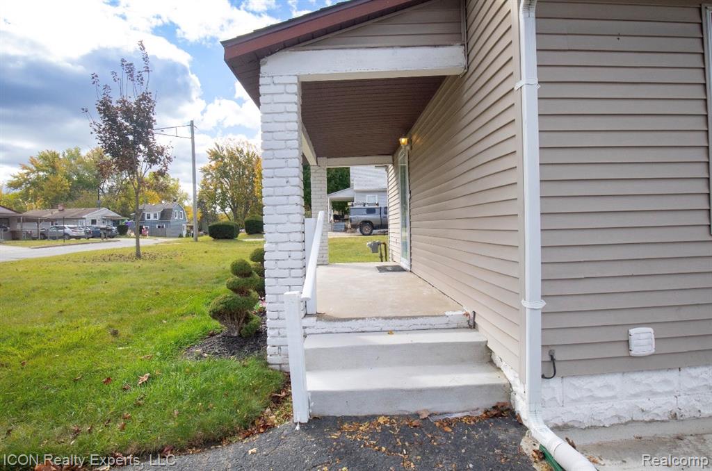 743 Hollister Street, Pontiac, MI 48340 — Photo 7