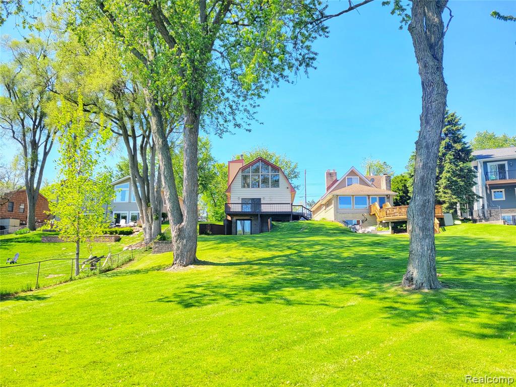 712 Wolverine Drive, Wolverine Lake, MI 48390 — Photo 6