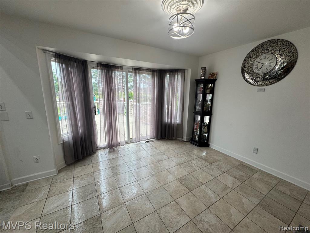 47033 Woodberry Estates Drive, Macomb, MI 48044 — Photo 4