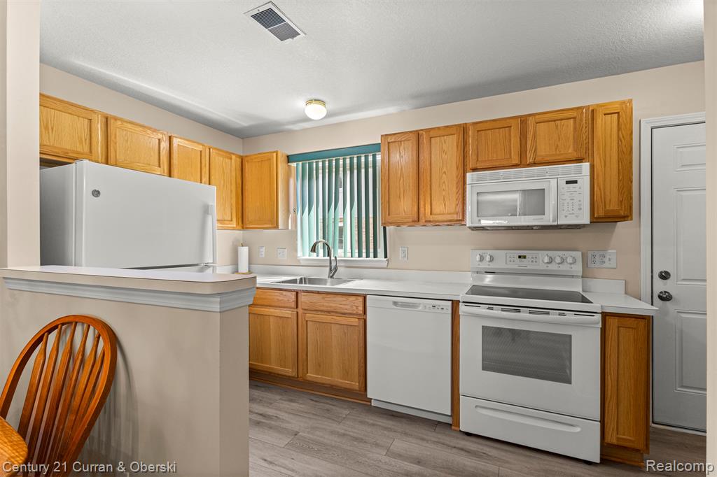 23311 Redman Court, 35, Trenton, MI 48183 — Photo 7