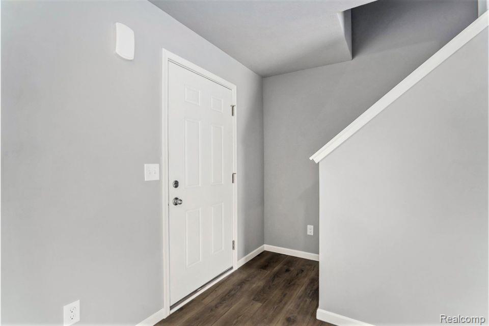 4421 Springmeadow Court, Burton, MI 48519 — Photo 14