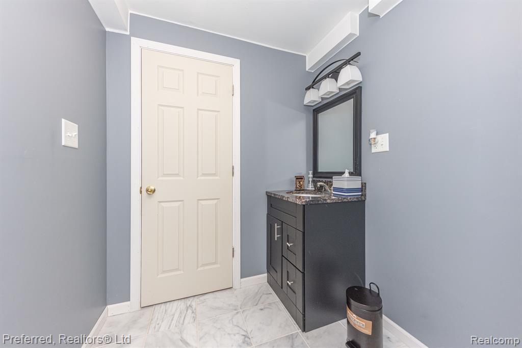 3104 SPRING HOLLOW, Ann Arbor, MI 48105 — Photo 56