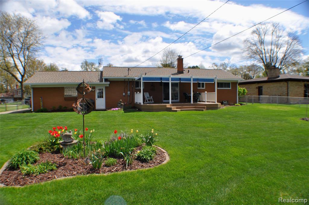 3593 Meadowleigh Lane, Waterford, MI 48329 — Photo 45