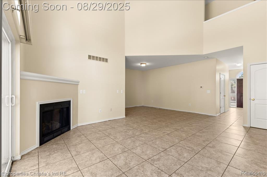 19236 W 11 Mile Road, Lathrup Village, MI 48076 — Photo 7
