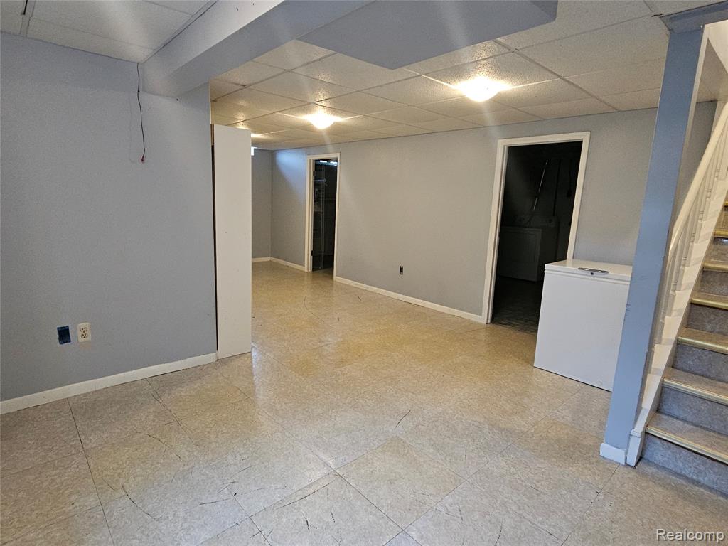 8596 Hampshire Drive, Sterling Heights, MI 48313 — Photo 16