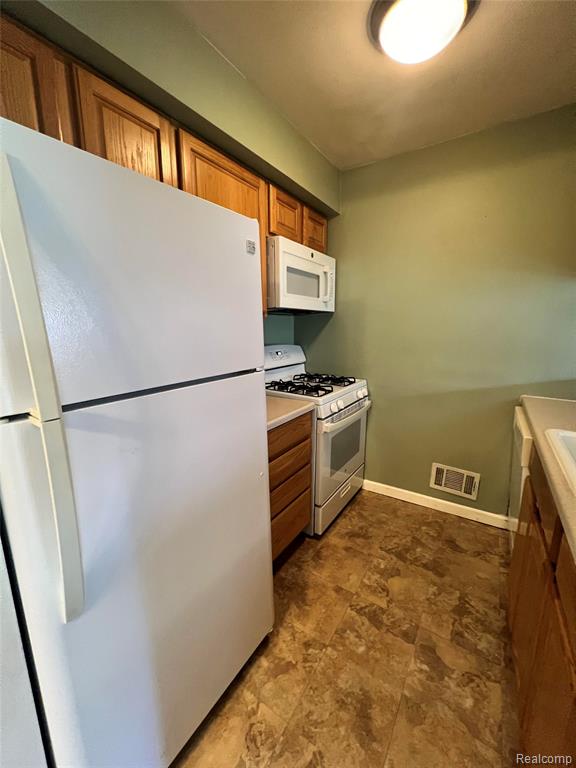 8982 Shawn Drive, Sterling Heights, MI 48312 — Photo 5