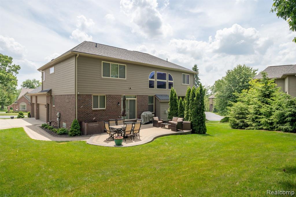 5657 GOLF POINTE Drive, Clarkston, MI 48348 — Photo 45