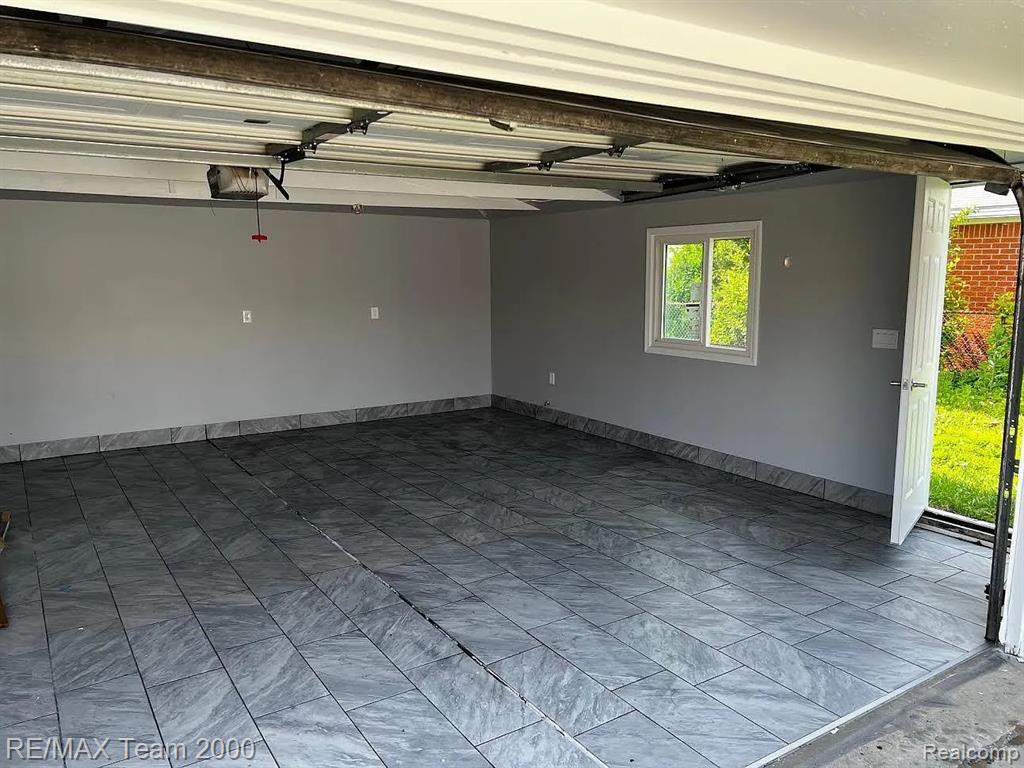 6577 N Lafayette Street, Dearborn Heights, MI 48127 — Photo 19
