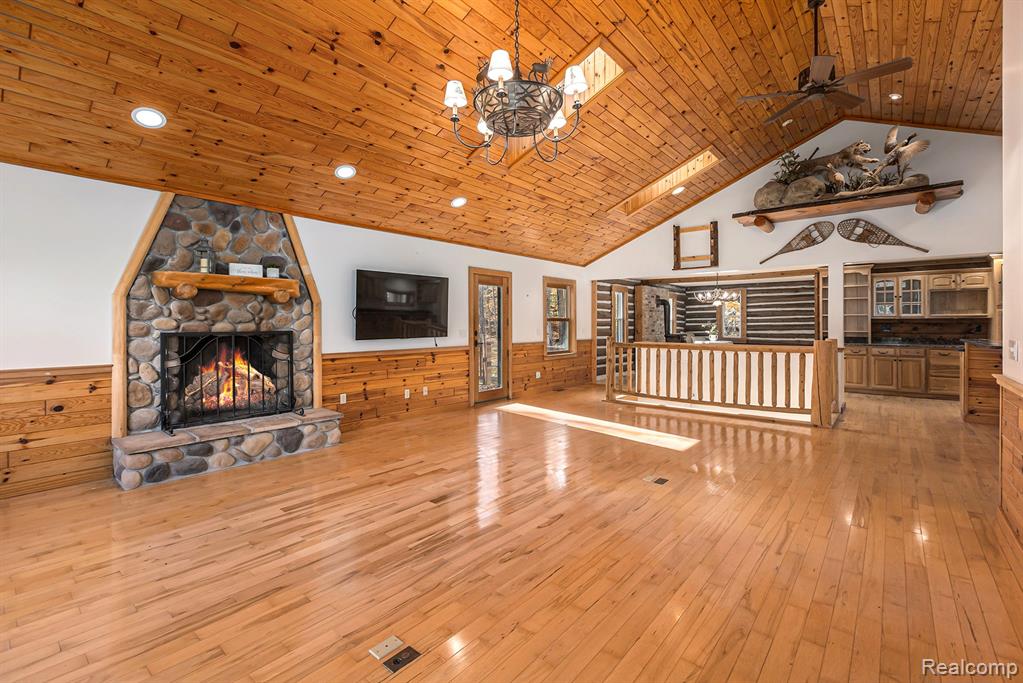 2446 Spayde Road, Charlevoix, MI 49720 — Photo 4