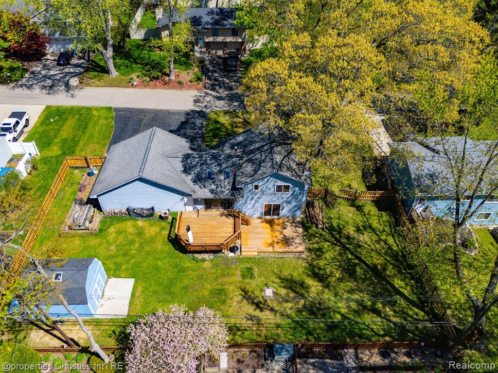 6785 GRASSLAND Avenue, West Bloomfield, MI 48324 — Photo 38