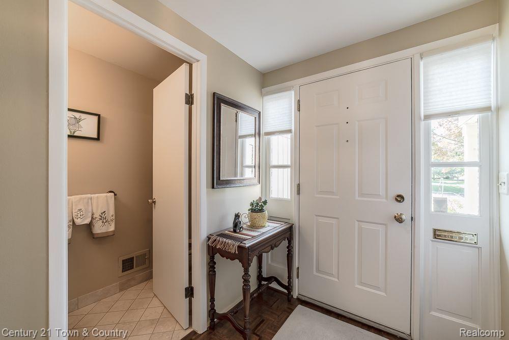 5395 BREEZE HILL, Troy, MI 48098 — Photo 18