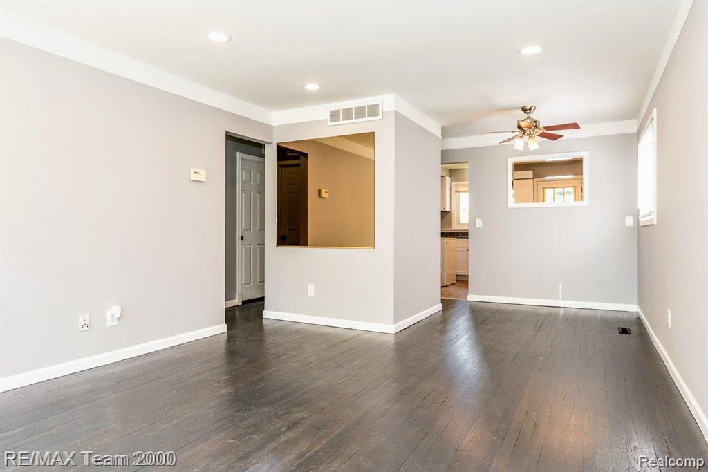 4647 Edgewood Street, Dearborn Heights, MI 48125 — Photo 3