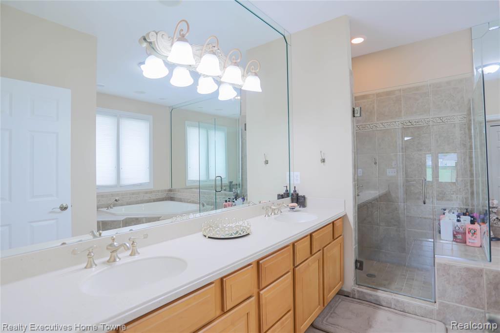 47909 Milonas Drive, Utica, MI 48315 — Photo 42