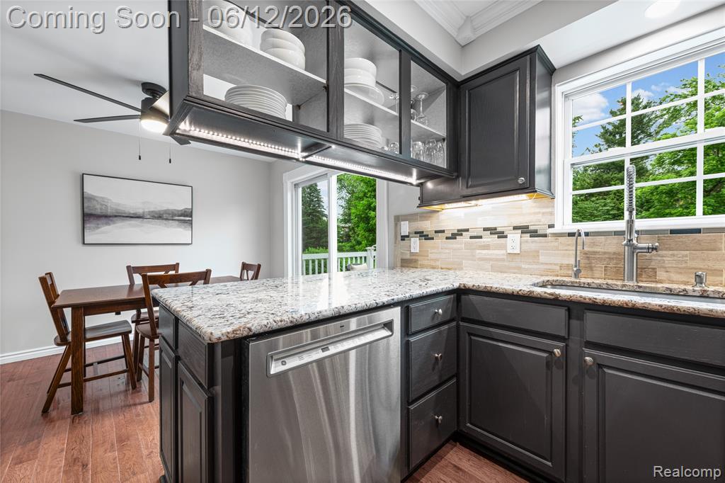 2904 Sun Terrace Drive, Hartland, MI 48353 — Photo 12
