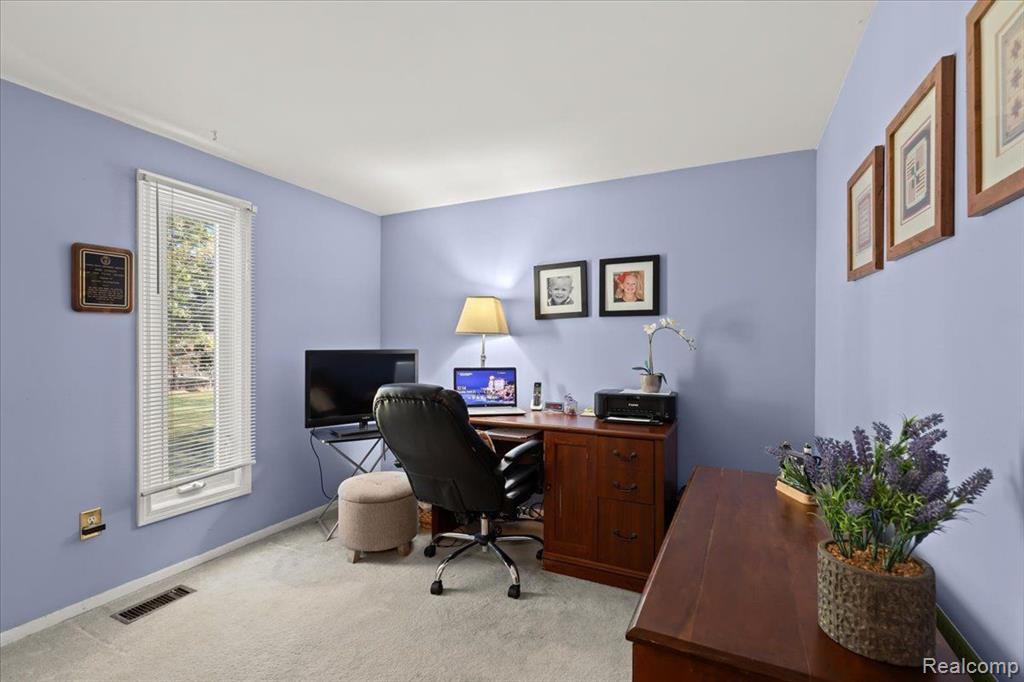 8470 WASHBURN Road, Goodrich Vlg, MI — Photo 27