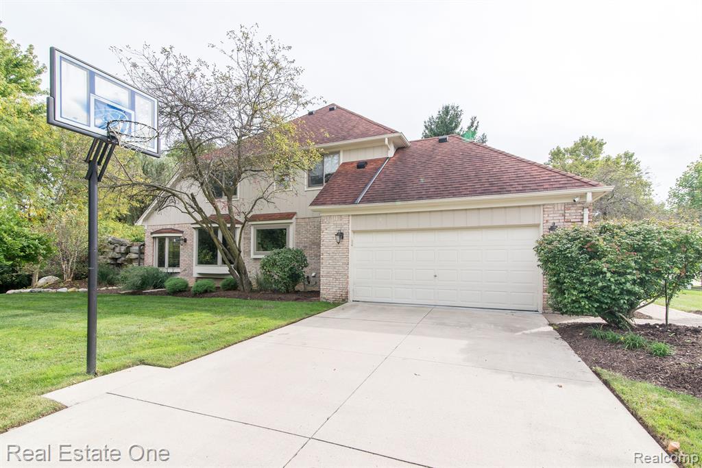 4088 PARKSTONE Court, Troy, MI 48098 — Photo 23