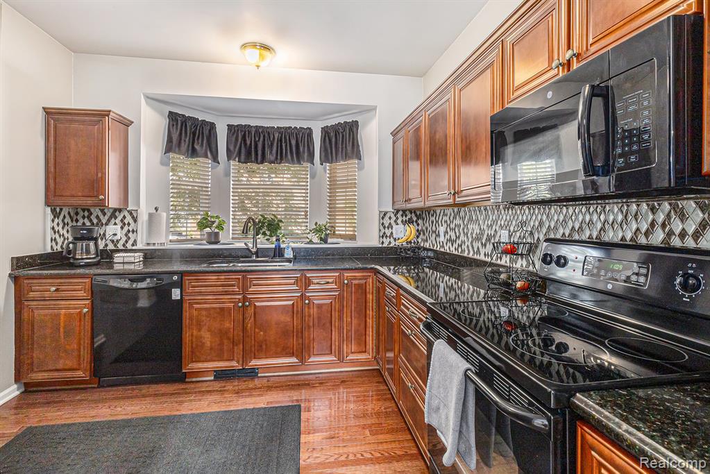 4261 Forest Bridge Drive, Canton, MI 48188 — Photo 12