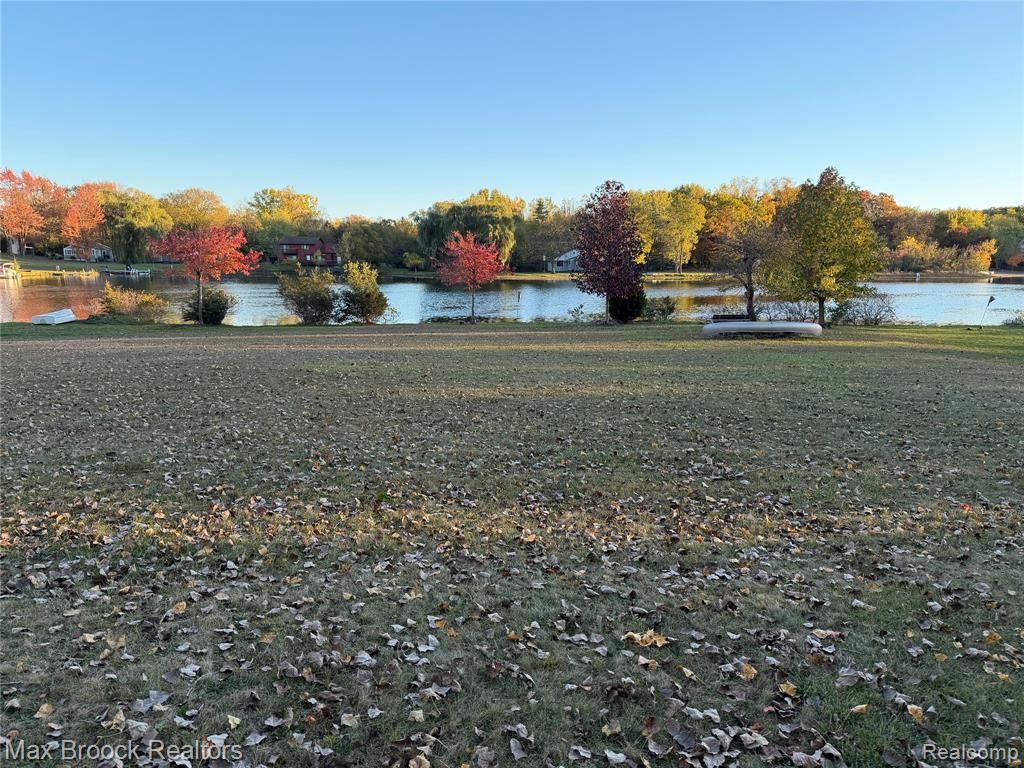 6433 Walnut Lake Road, West Bloomfield, MI 48323 — Photo 14