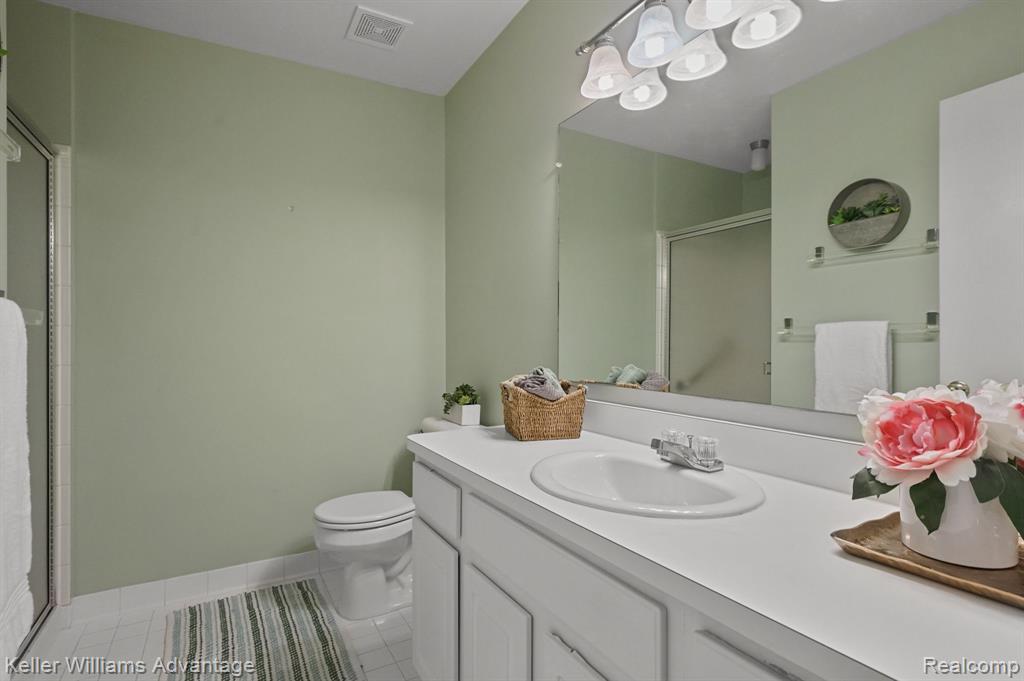 390 Mulberry Drive, Commerce Twp, MI 48390 — Photo 25