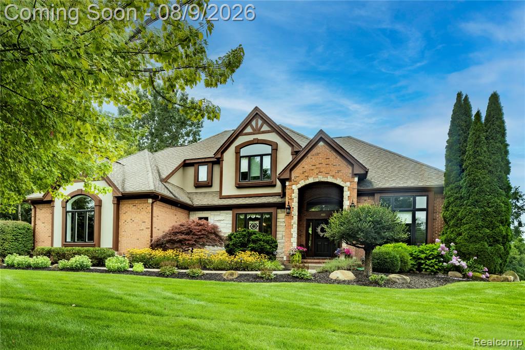 7712 Parkcrest Circle, Clarkston, MI 48348