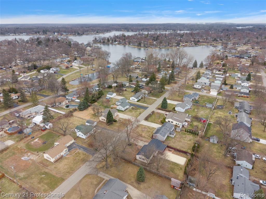 4155 Kempf Street, Waterford, MI 48329 — Photo 3