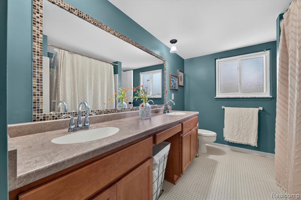 6646 Yarborough Drive, Utica, MI 48316 — Photo 30