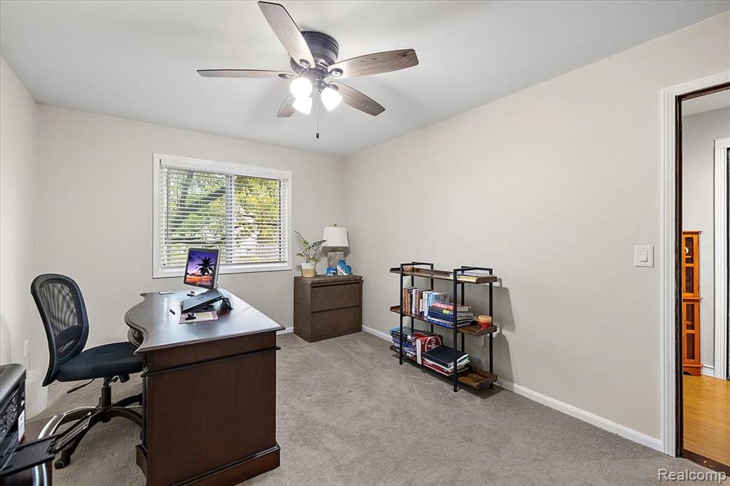 8021 Washburn Road, Goodrich Vlg, MI — Photo 20
